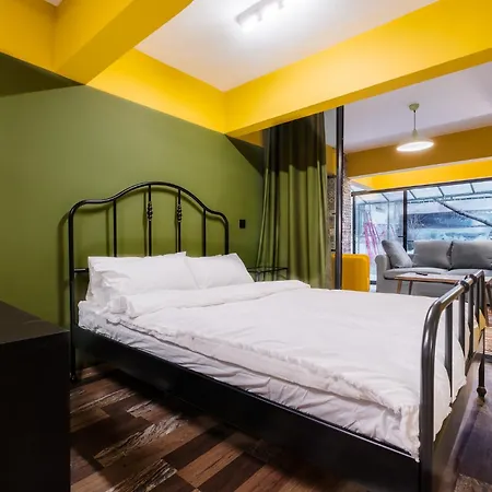 Flat W Jacuzzi And Backyard 6 Min To Kadikoy Coast * Istanbul
