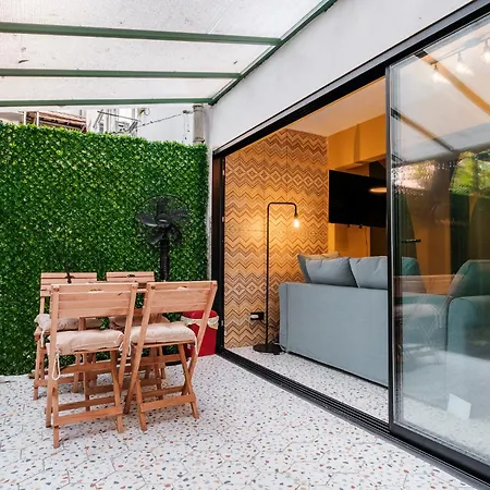 Flat W Jacuzzi And Backyard 6 Min To Kadikoy Coast Apartment Istanbul