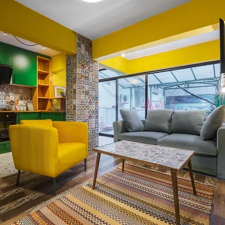 Flat W Jacuzzi And Backyard 6 Min To Kadikoy Coast Apartment Istanbul